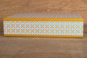 Blue and yellow box "Schorsch", organizer